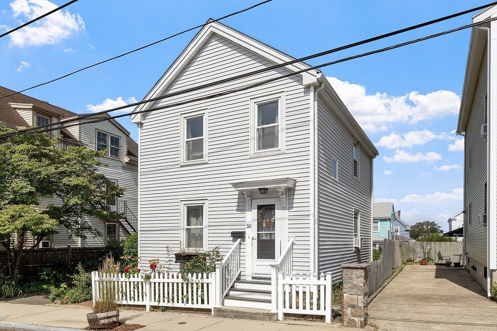 50 Tracey St