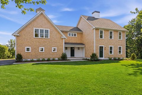 Photo of 50 Chestnut St, Duxbury, MA 02332 (MLS # 73509947)