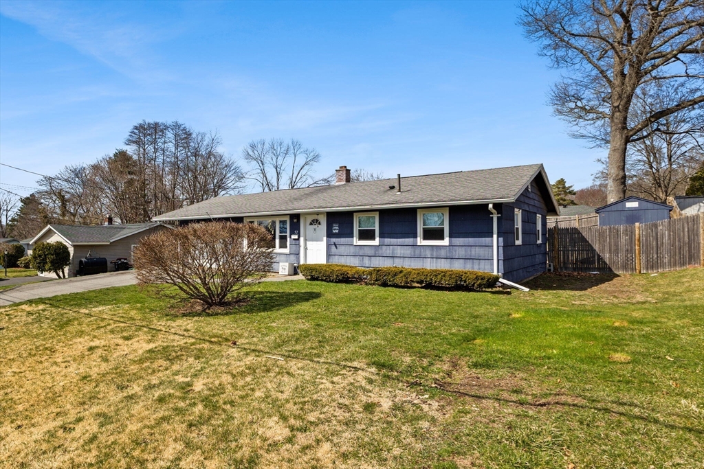 52 Budd Ave