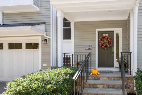 Photo of 104-108 Hull St #108, Newton, MA 02460 (MLS # 73581032)
