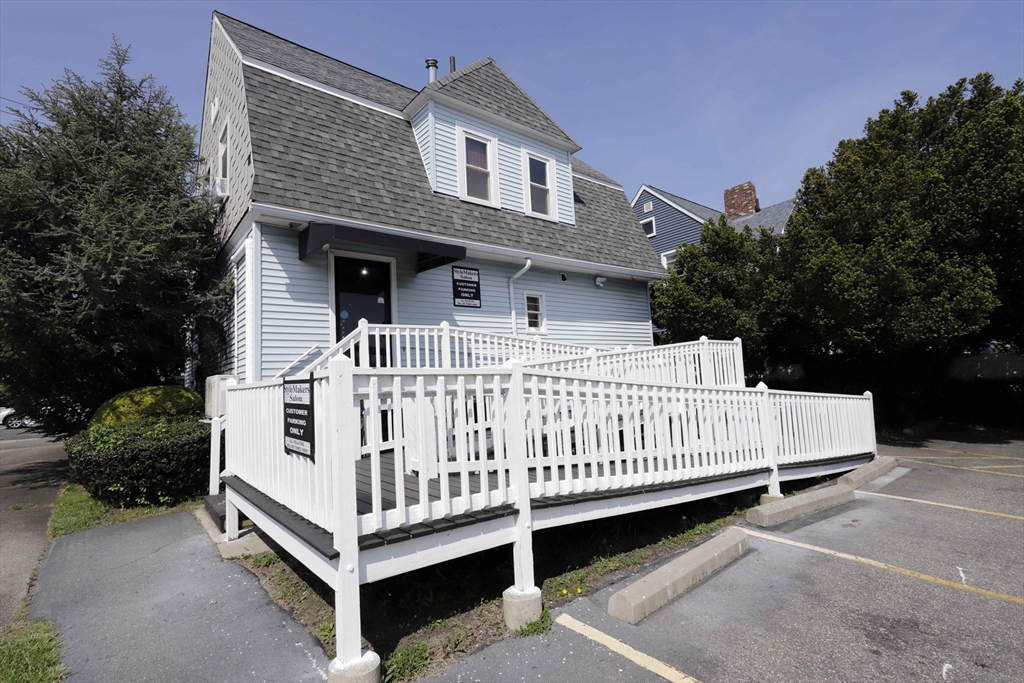 66 Rockdale Ave