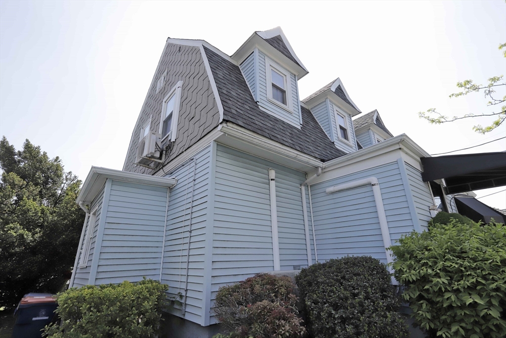 66 Rockdale Ave