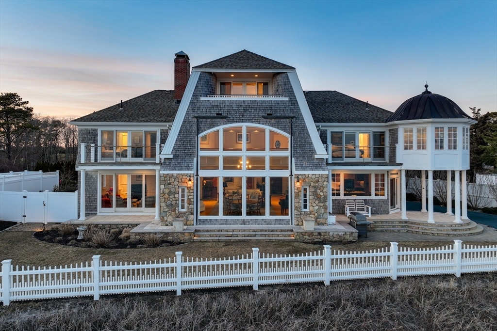 Mashpee, Massachusetts 02649, United States, 5 Bedrooms Bedrooms, ,7 BathroomsBathrooms,Residential,Active,96532