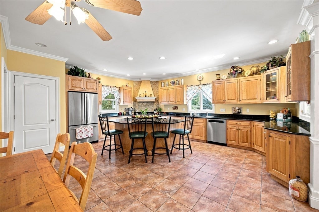 135 Lancaster Dr, Agawam, MA, 135 Lancaster Dr, Agawam, MA Photo #8