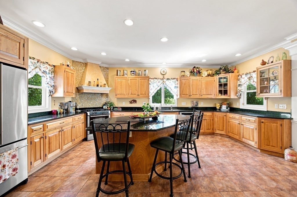 135 Lancaster Dr, Agawam, MA, 135 Lancaster Dr, Agawam, MA Photo #1