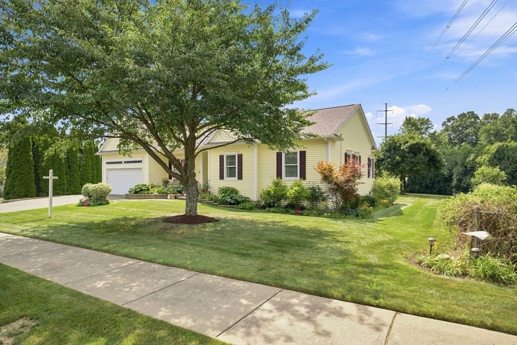 135 Lancaster Dr, Agawam, MA, 135 Lancaster Dr, Agawam, MA Photo #3