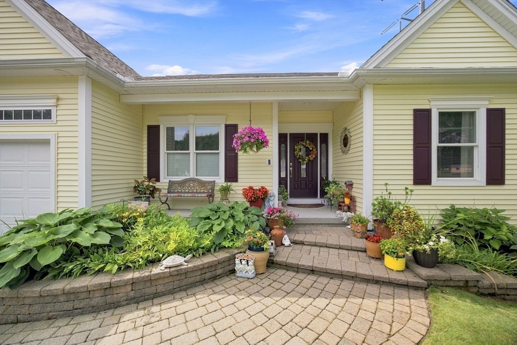 135 Lancaster Dr
