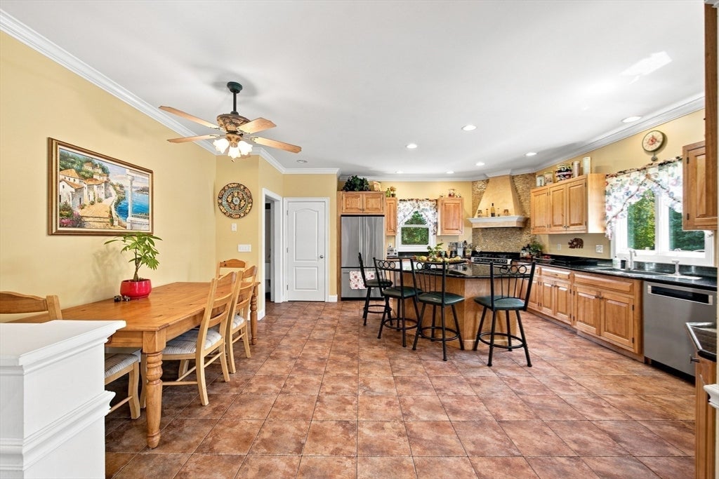135 Lancaster Dr, Agawam, MA, 135 Lancaster Dr, Agawam, MA Photo #24