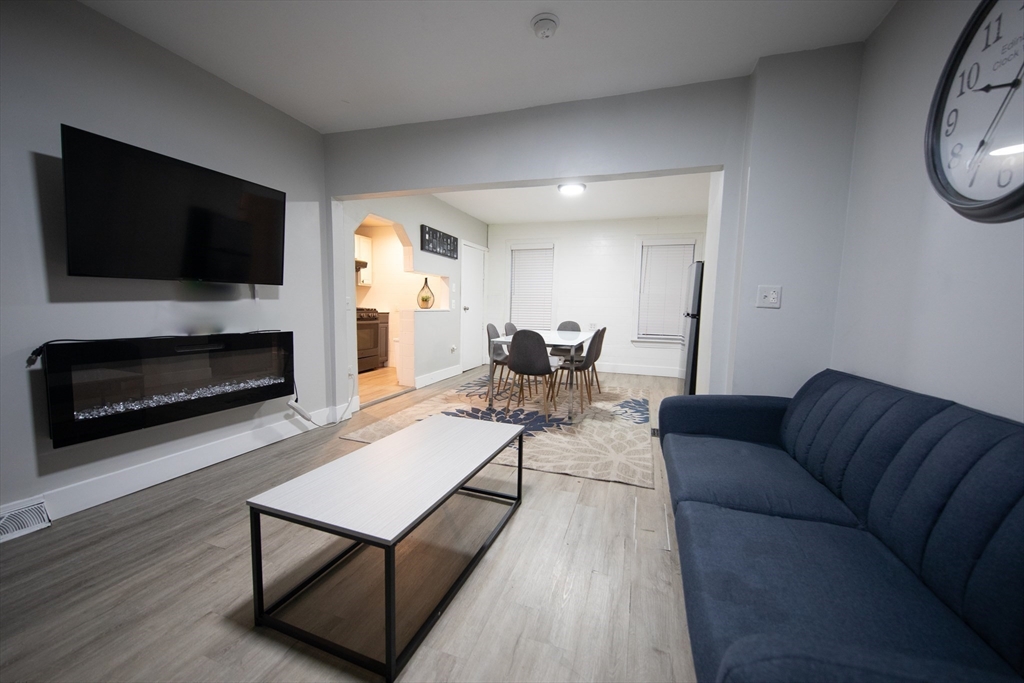 7 Ingleside Ave