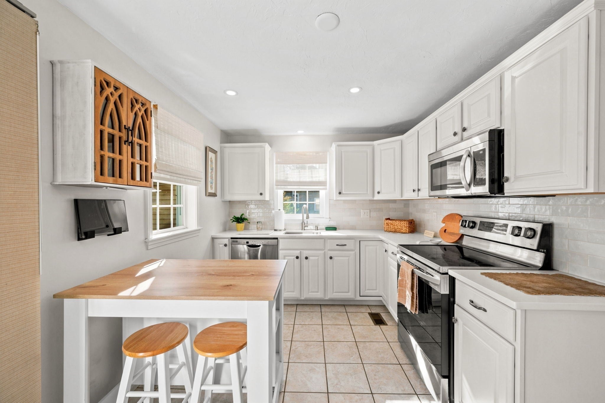 1290 Washington Street, East Bridgewater, MA, 1290 Washington Street, East Bridgewater, MA Photo #4