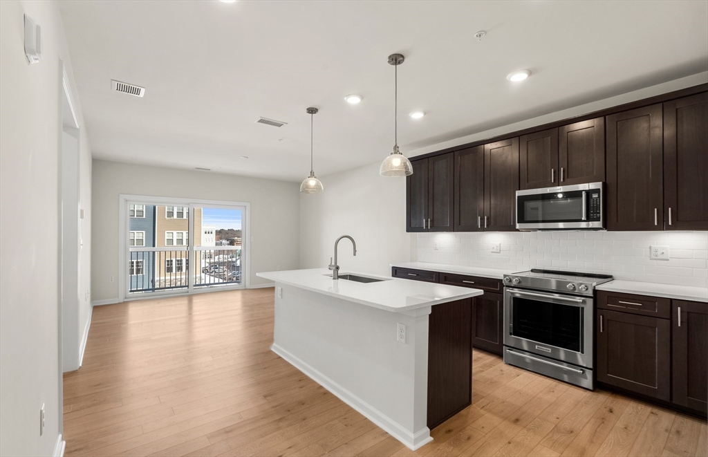 6 Stratton Drive 303