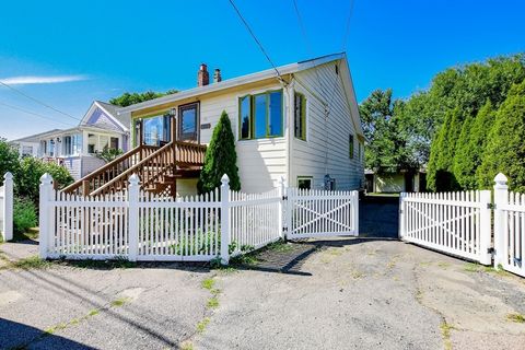 23 Bates St Hull MA 02045