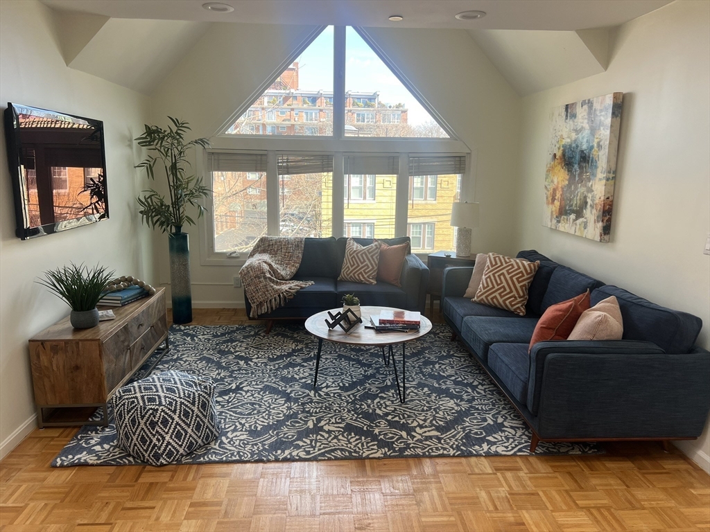121 Longwood Ave 4B