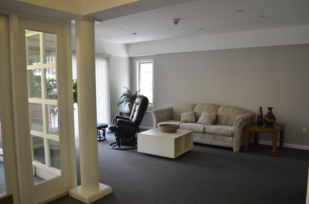 121 Longwood Ave 4B