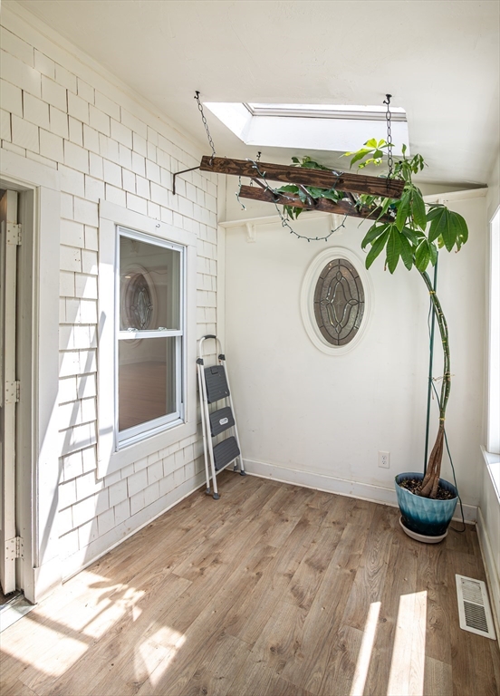 33 Kingsley St