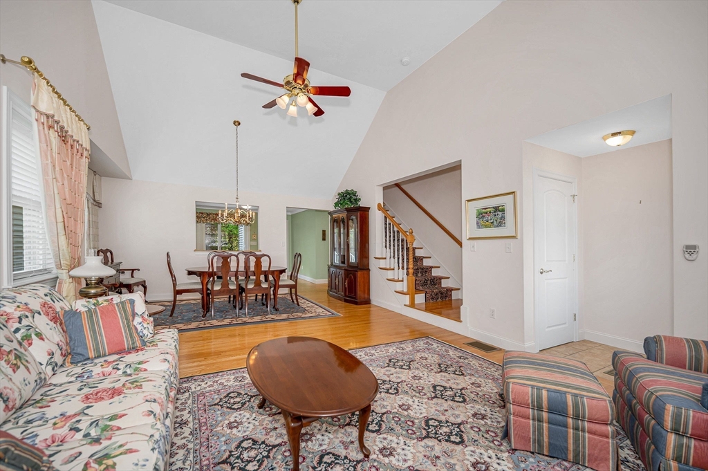 22 Town Village Dr 22