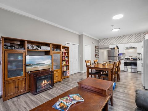 35 Cedar St 6 Gardner MA 01440