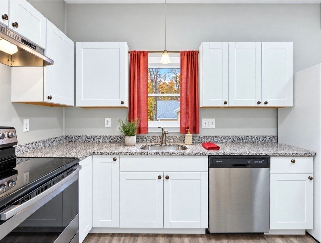 35 Cedar St 6