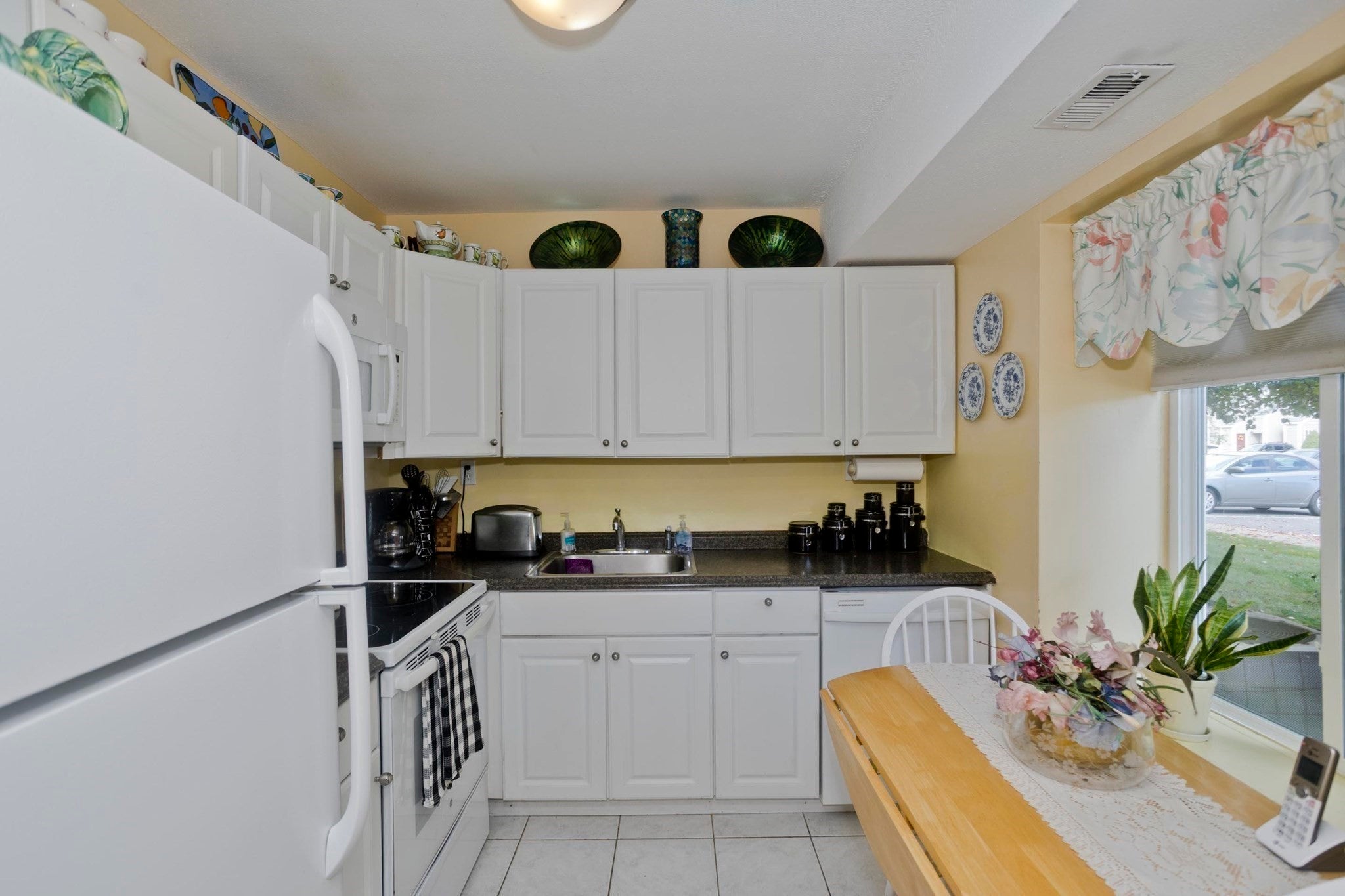 120 Nassau Dr #120, Springfield, MA Photo #11