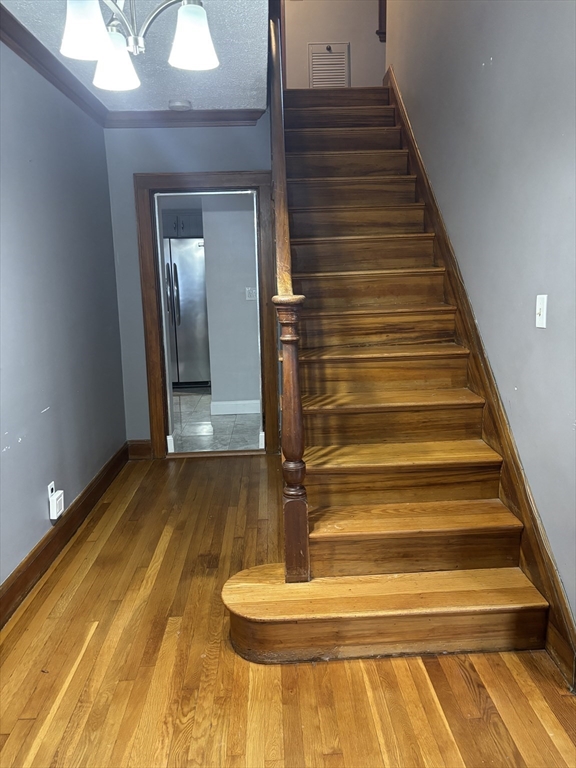156 Bainbridge