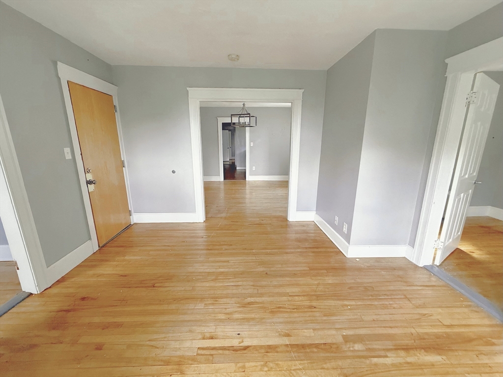 15 Circuit Ave E