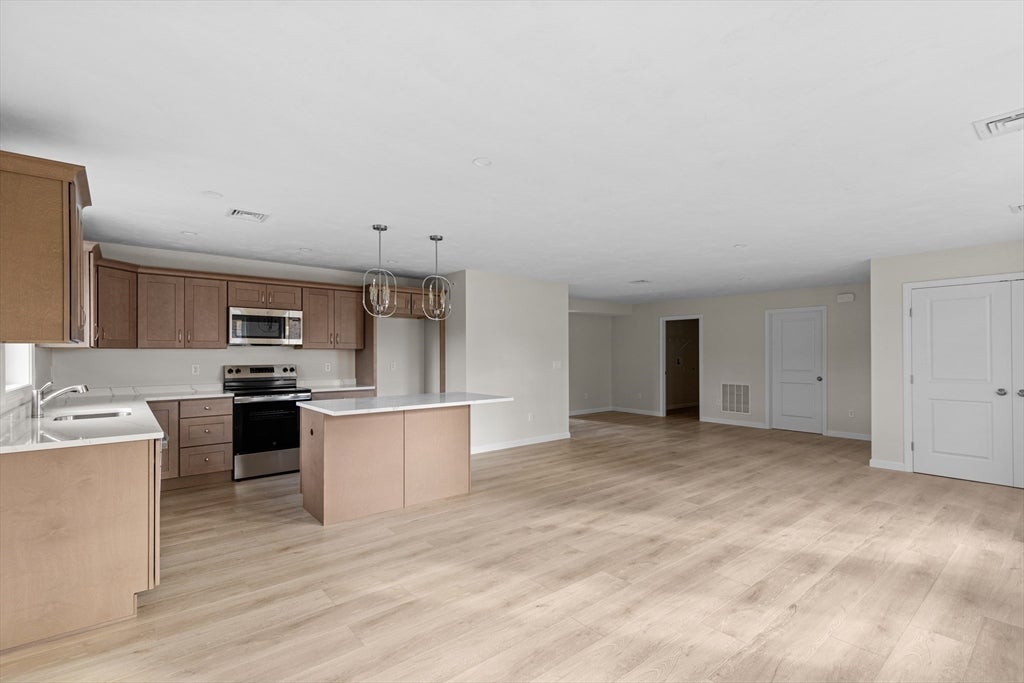 393 Court St Unit 7