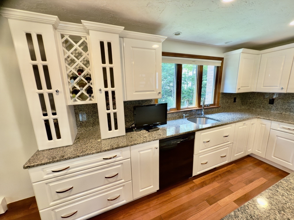 5 Oakwood Dr