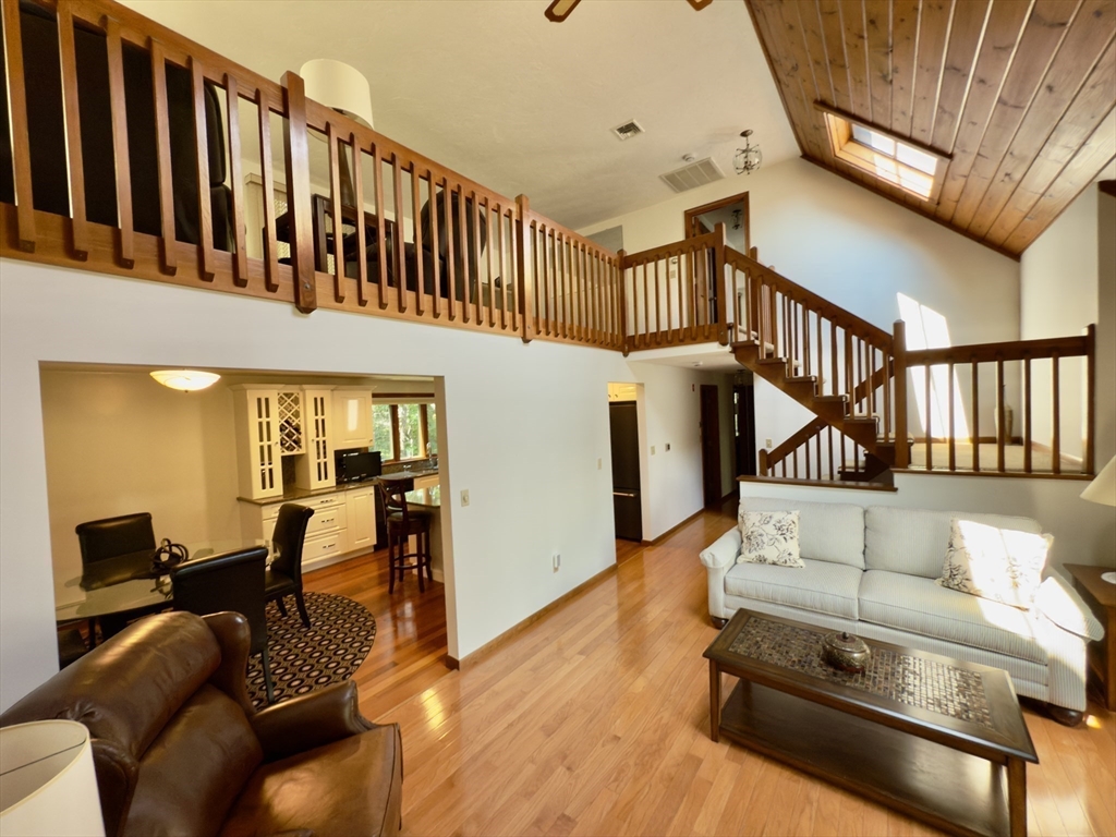 5 Oakwood Dr
