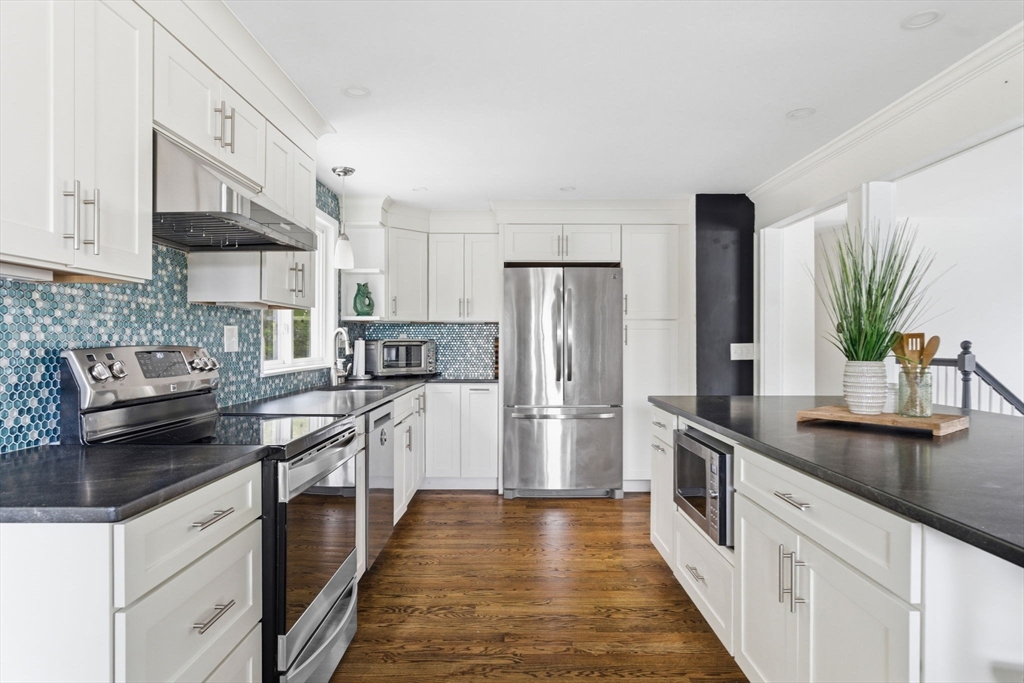 59 Amor Rd, Milton, MA Photo #8