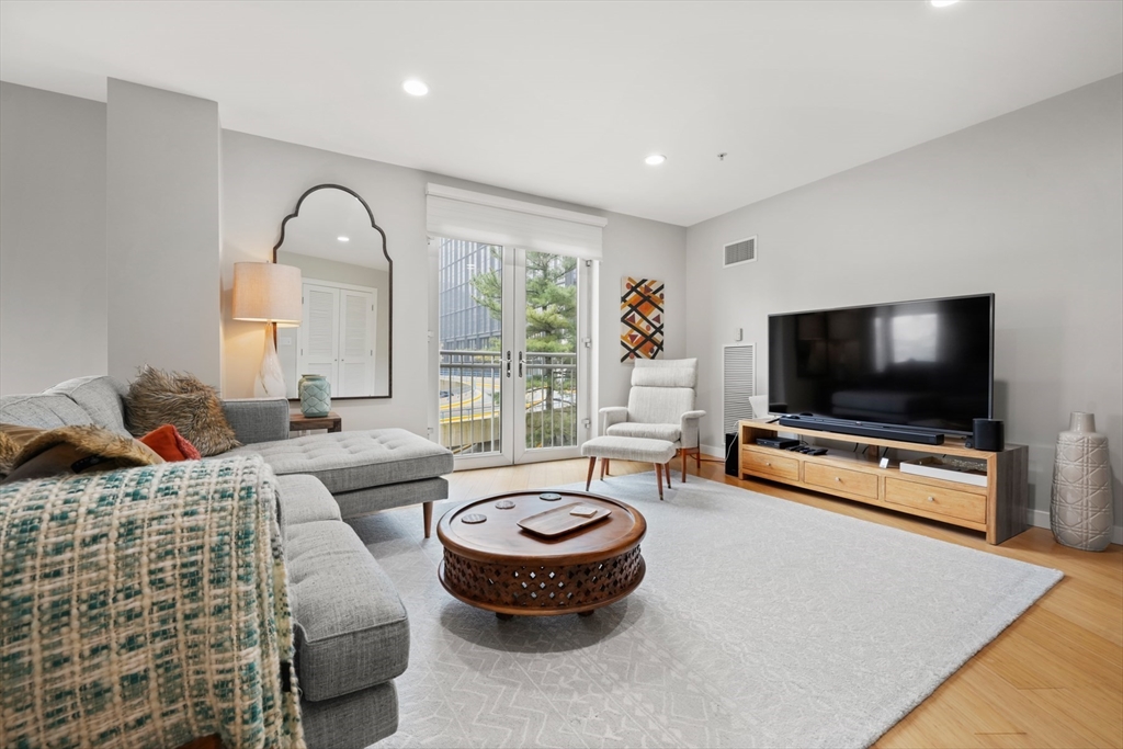 16 Miner St 307
