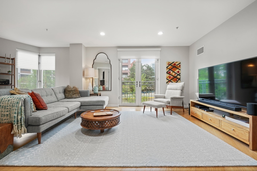 16 Miner St 307
