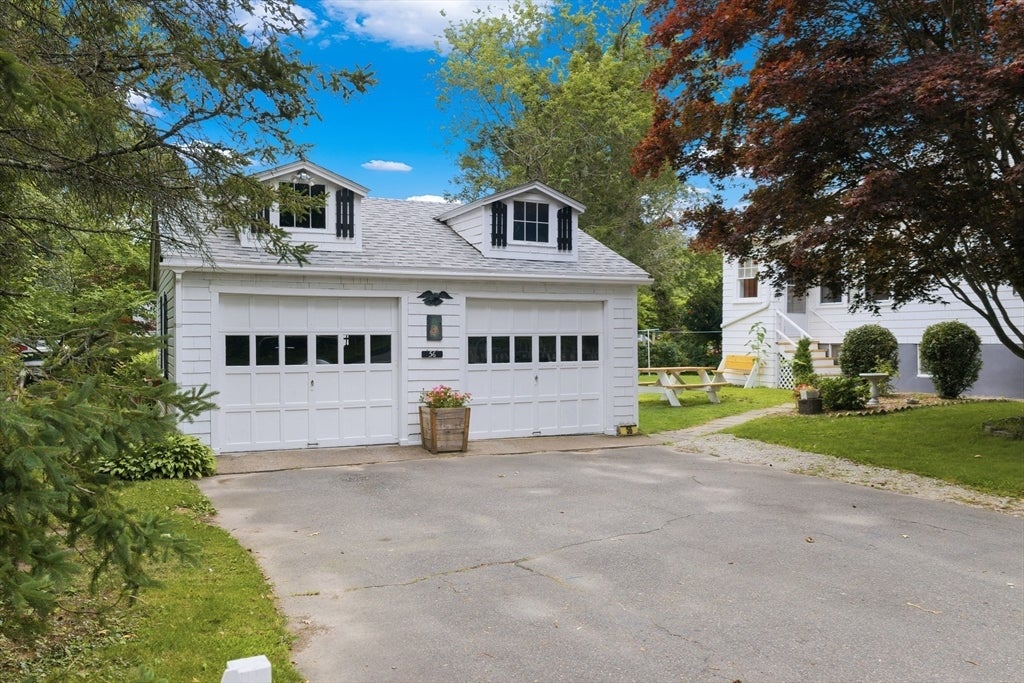 56 Hathaway Rd, Dartmouth, MA, 56 Hathaway Rd, Dartmouth, MA Photo #2