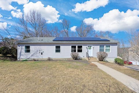 17 Keryn Ct Northbridge MA 01588