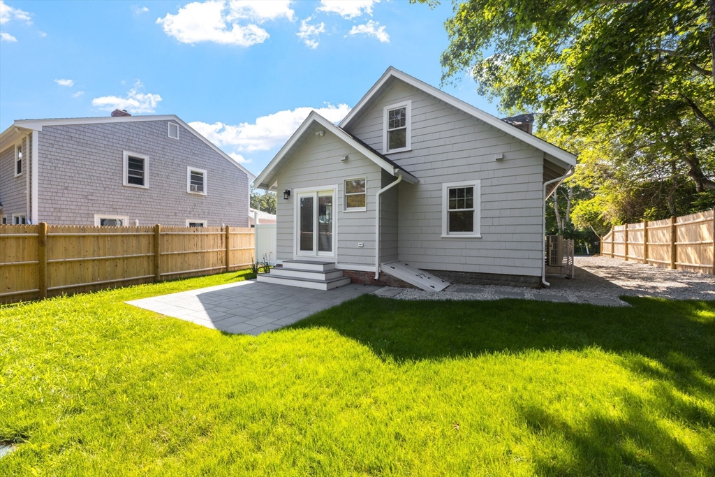 18 Cochituate Rd
