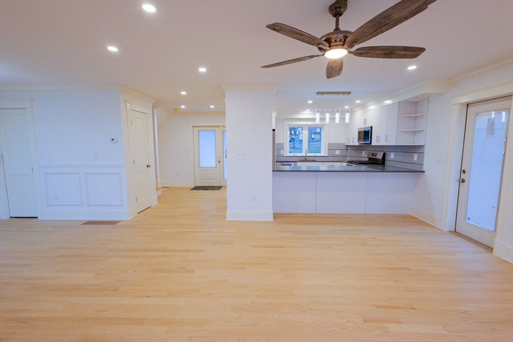 121 Bay Street B