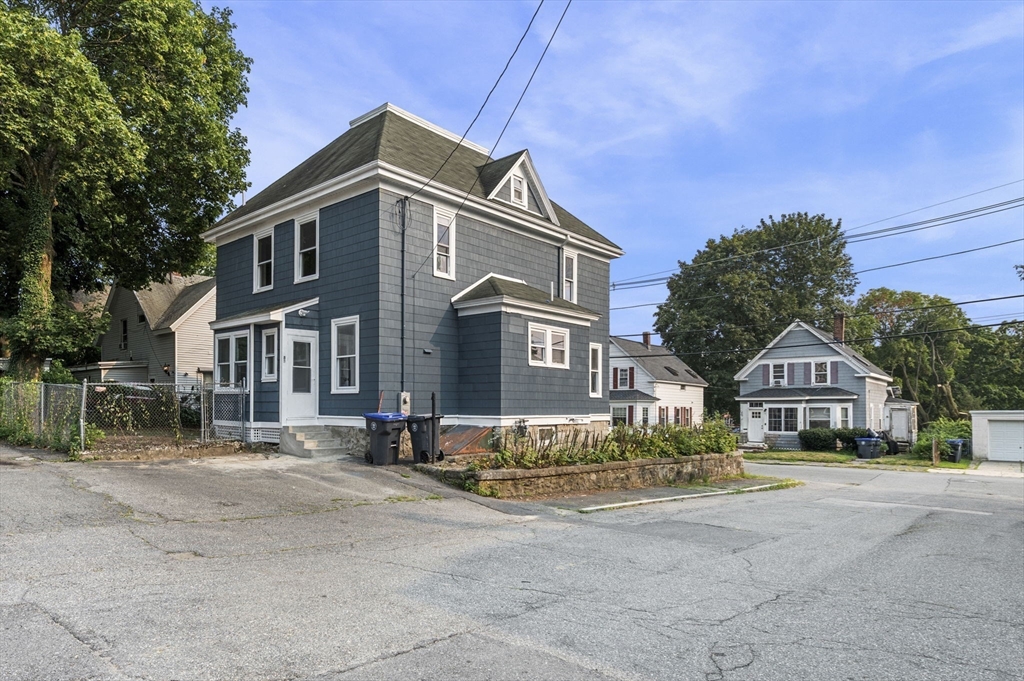 83 Arnold St