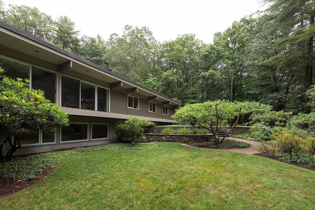 14 Overlook Dr