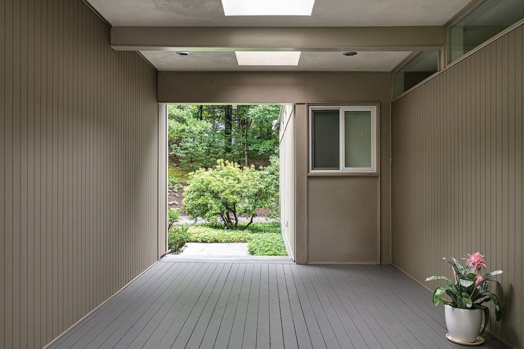 14 Overlook Dr