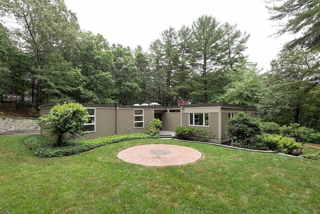 14 Overlook Dr