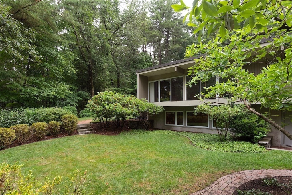 14 Overlook Dr