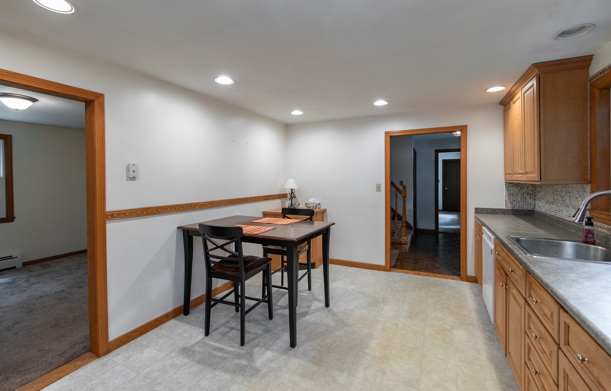 16 Crabapple Ln, Chelmsford, MA, 16 Crabapple Ln, Chelmsford, MA Photo #5