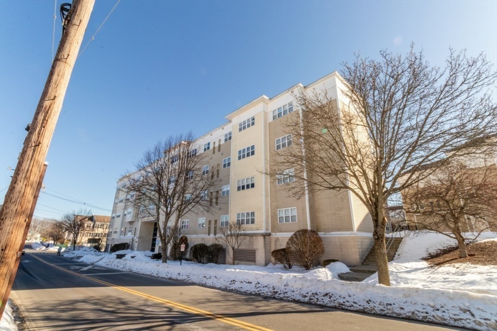 140 Railroad Ave B203