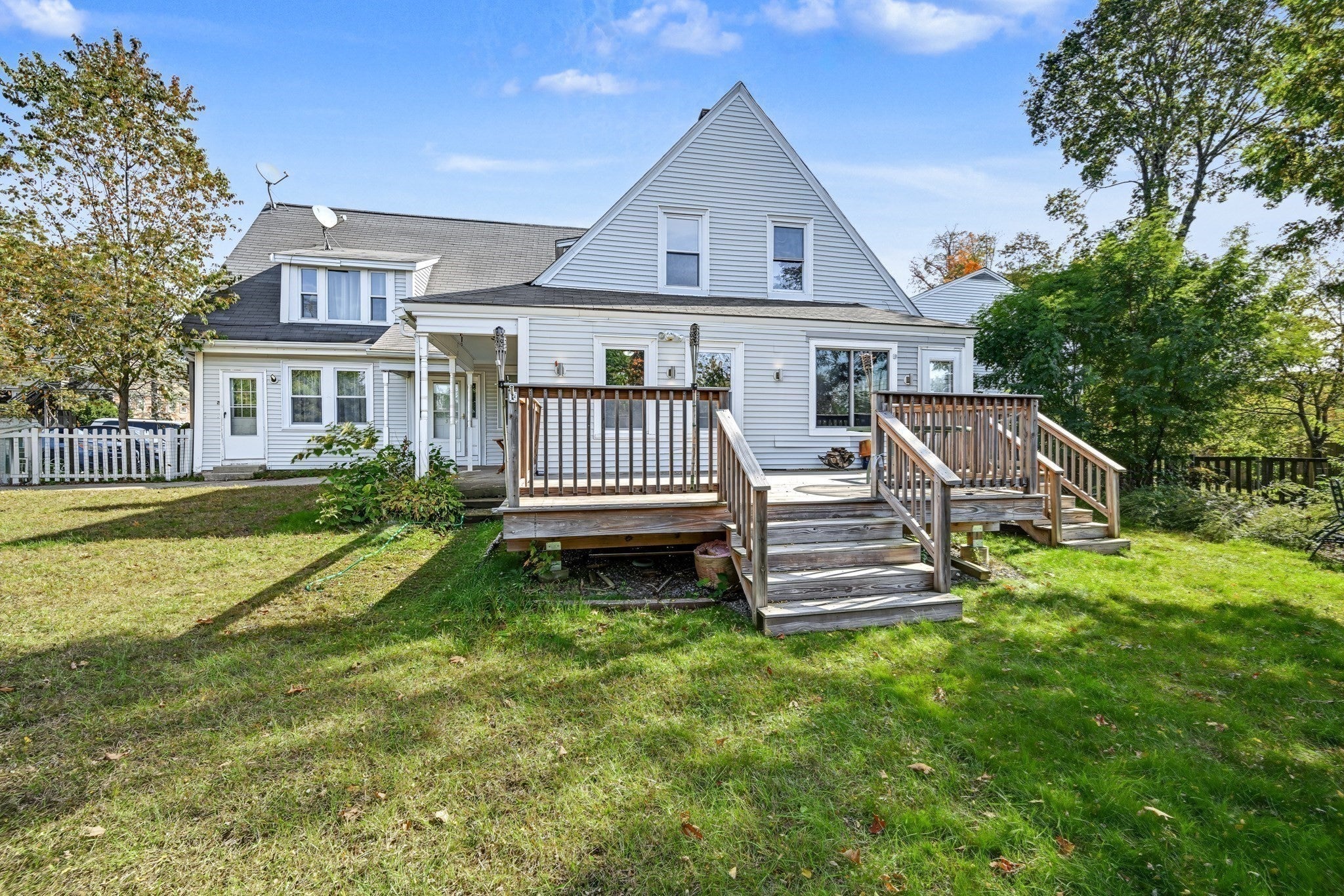 Photo of 31 Cocasset St, Foxboro, MA