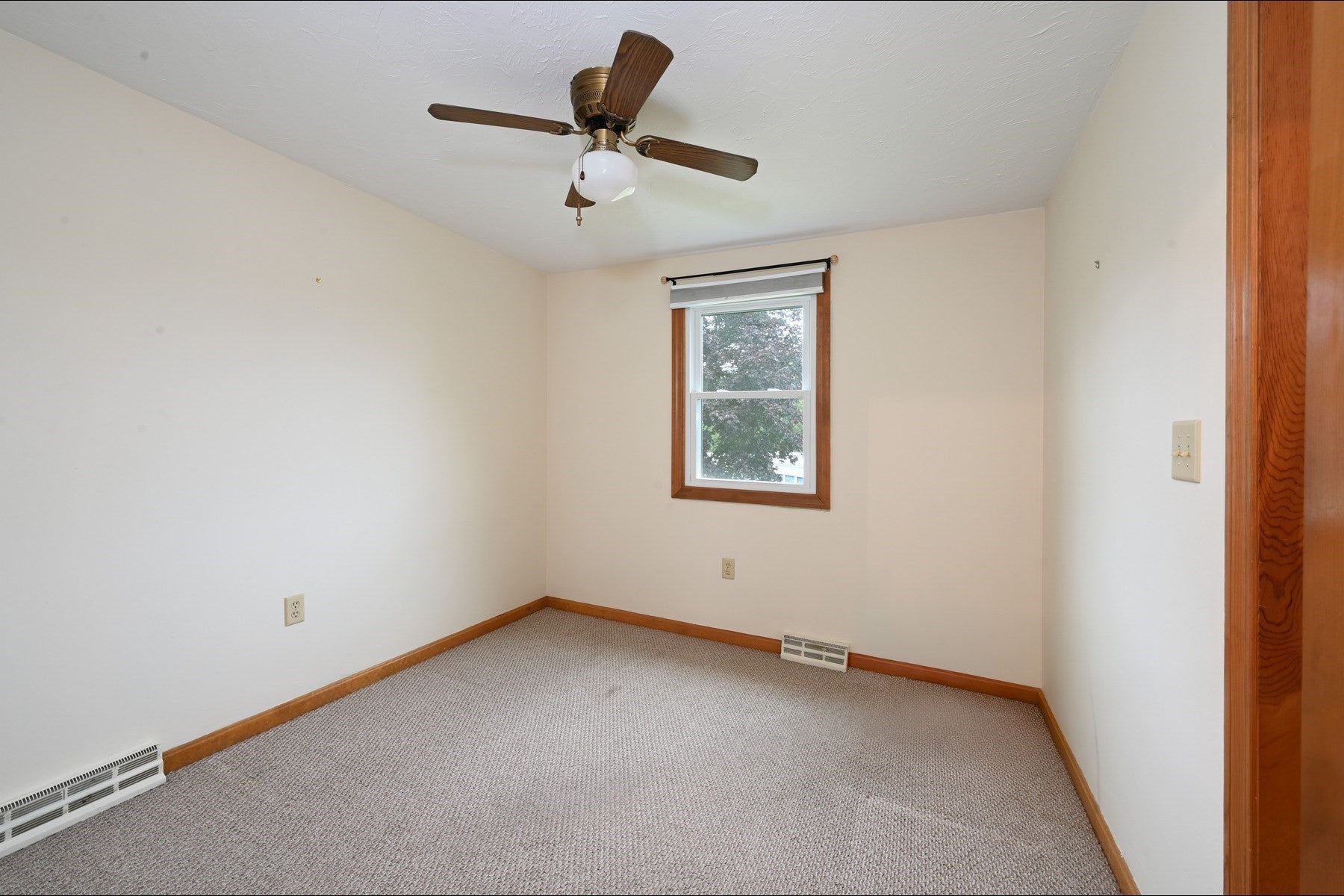 318 Essex St, Whitman, MA Photo #20