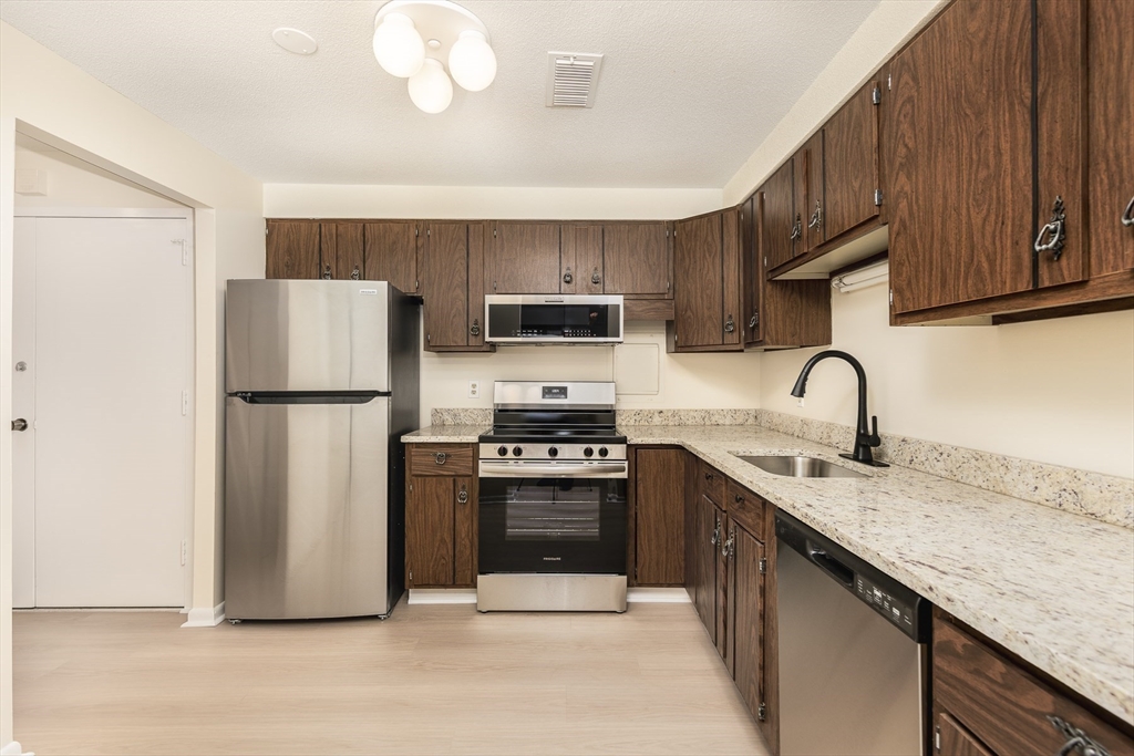 1002 Paradise Road 1M