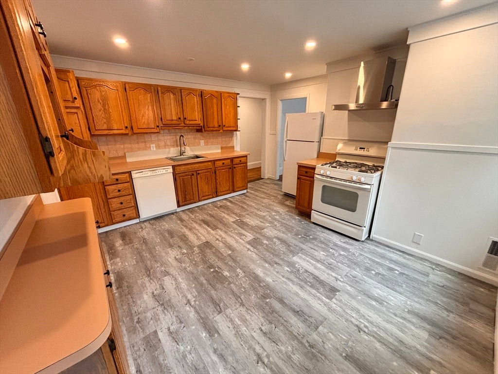 10 Stickney Ave #3, Somerville, MA, 10 Stickney Ave #3, Somerville, MA Photo #2