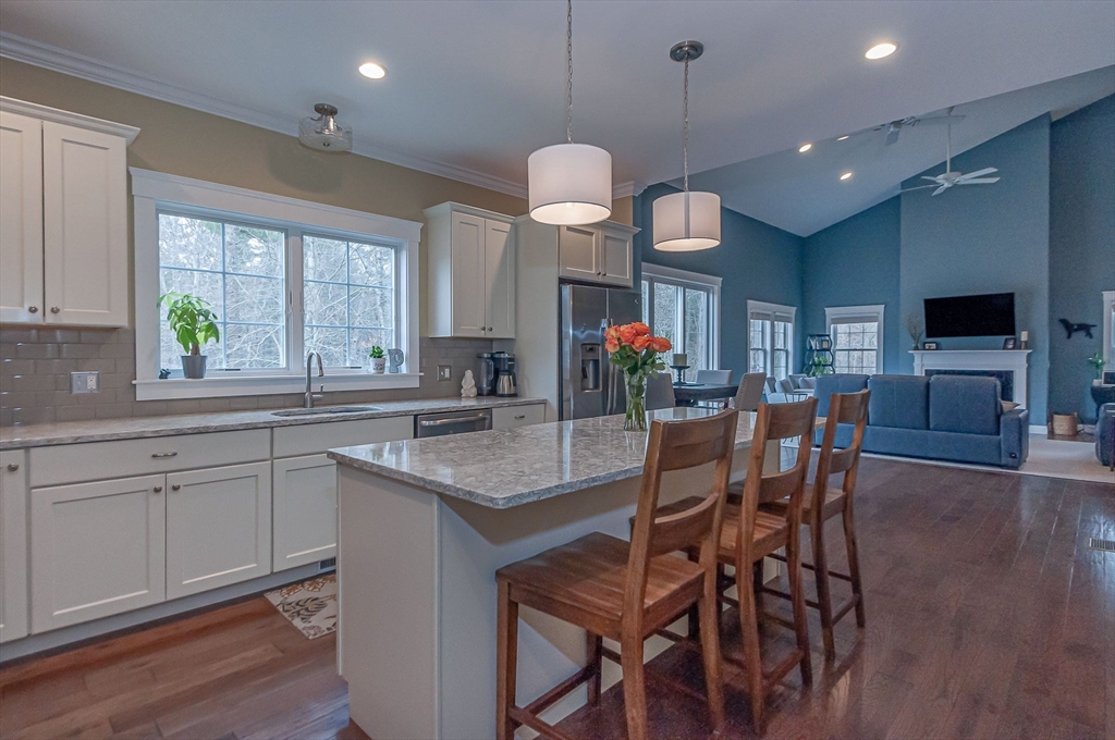 Mattapoisett, Massachusetts 02739, United States, 4 Bedrooms Bedrooms, ,3 BathroomsBathrooms,Residential,Active,104592