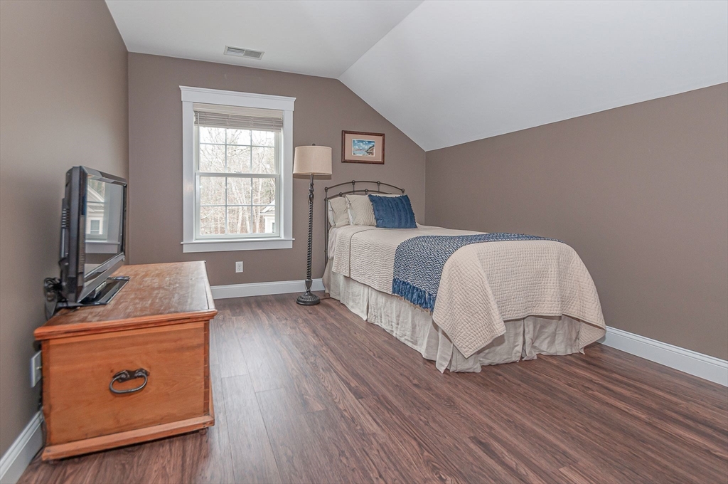 Mattapoisett, Massachusetts 02739, United States, 4 Bedrooms Bedrooms, ,3 BathroomsBathrooms,Residential,Active,104592