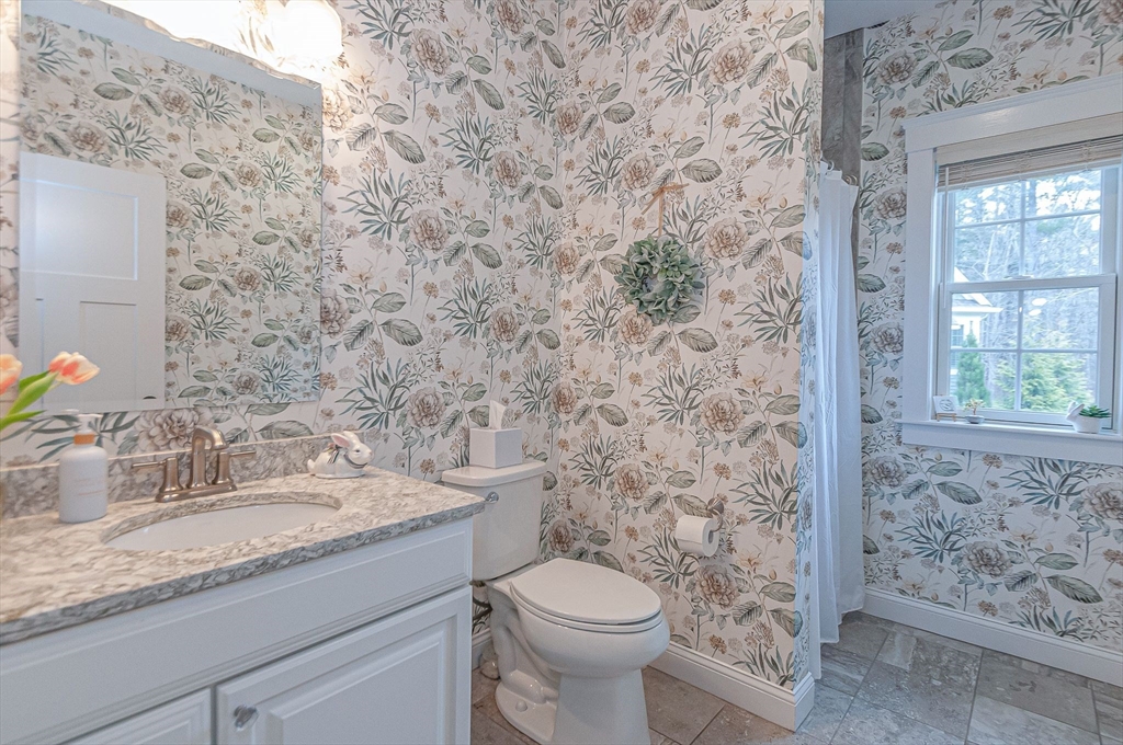 Mattapoisett, Massachusetts 02739, United States, 4 Bedrooms Bedrooms, ,3 BathroomsBathrooms,Residential,Active,104592