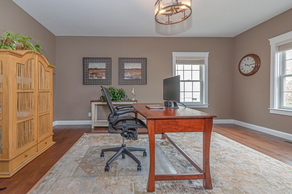 Mattapoisett, Massachusetts 02739, United States, 4 Bedrooms Bedrooms, ,3 BathroomsBathrooms,Residential,Active,104592